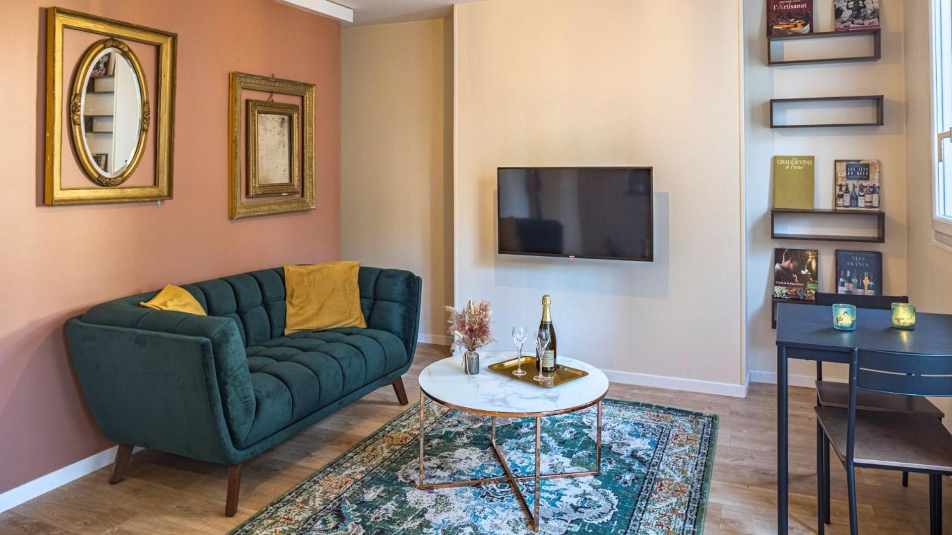 Champagne En Terrasse - Elegant Et Discret Apartment *
